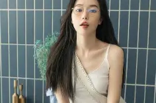 探店博主的一个“避雷贴”杀死了一家排队三小时的网红店？
